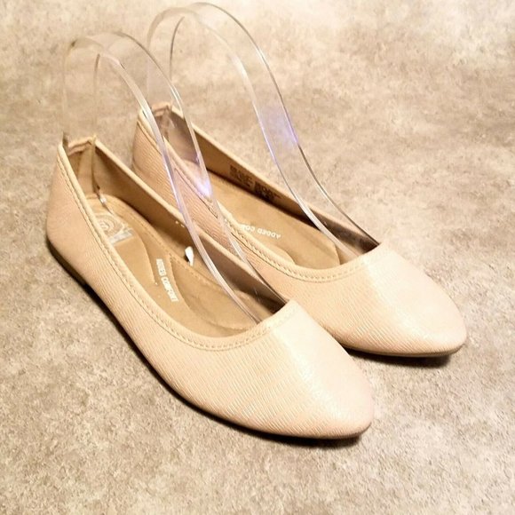SO Womens Hitide 60769 Sz 6.5 Beige Slip On Flats